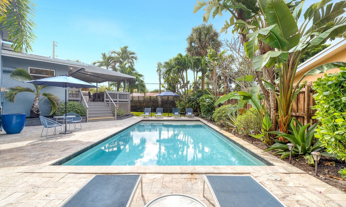 Oakland Park House | 1.5 MILES FROM BEACH WITH HEATED POOL