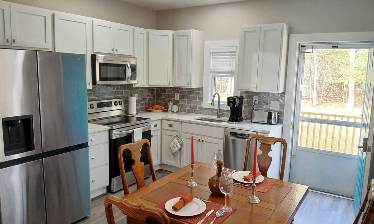 Mashpee Apartment | 1-bd Sandwich apartment in duplex w/AC,WiFi,Porch