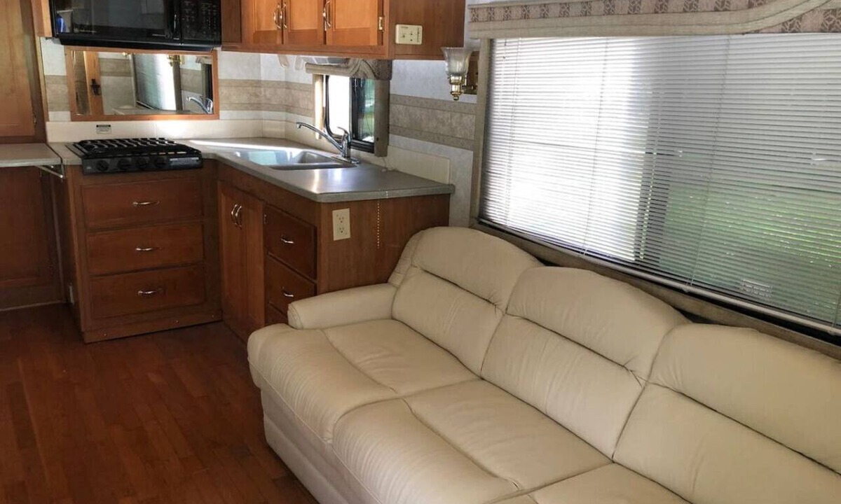 Linden House | 1-bedroom RV, direct bus to NYC nearby, MetLife Stadium 30 minutes