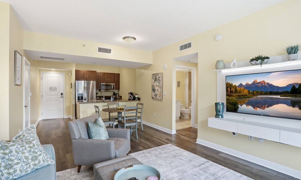 Boynton Beach Condo | 1 BR King- Rooftop Pool close to beach Casa Costa