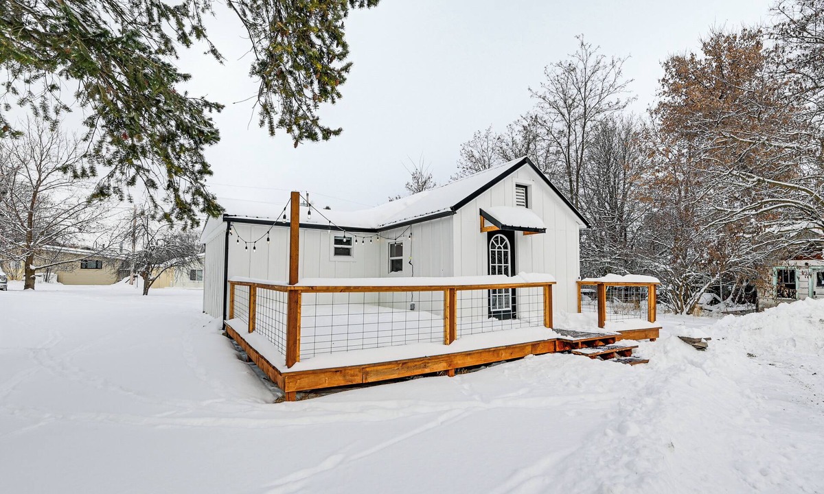 Polson House | 1 Mi to Main Street Polson: Updated Home w/Deck!