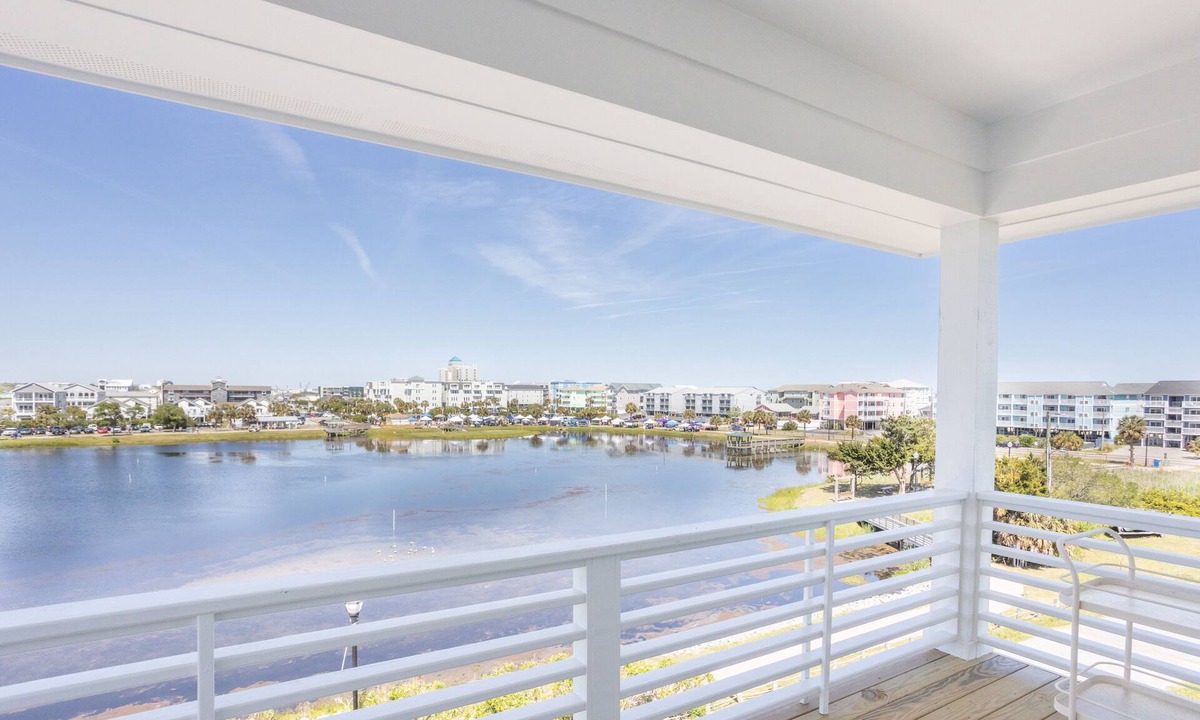 Carolina Beach House | 10 BR, Sleeps 26, Panoramic Views, Walk to Beach + Boardwalk, Directly on Lake