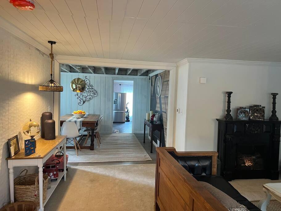 Downtown Niagara Falls House | 10 minute Walk to Niagara Falls - Sweet Cottage