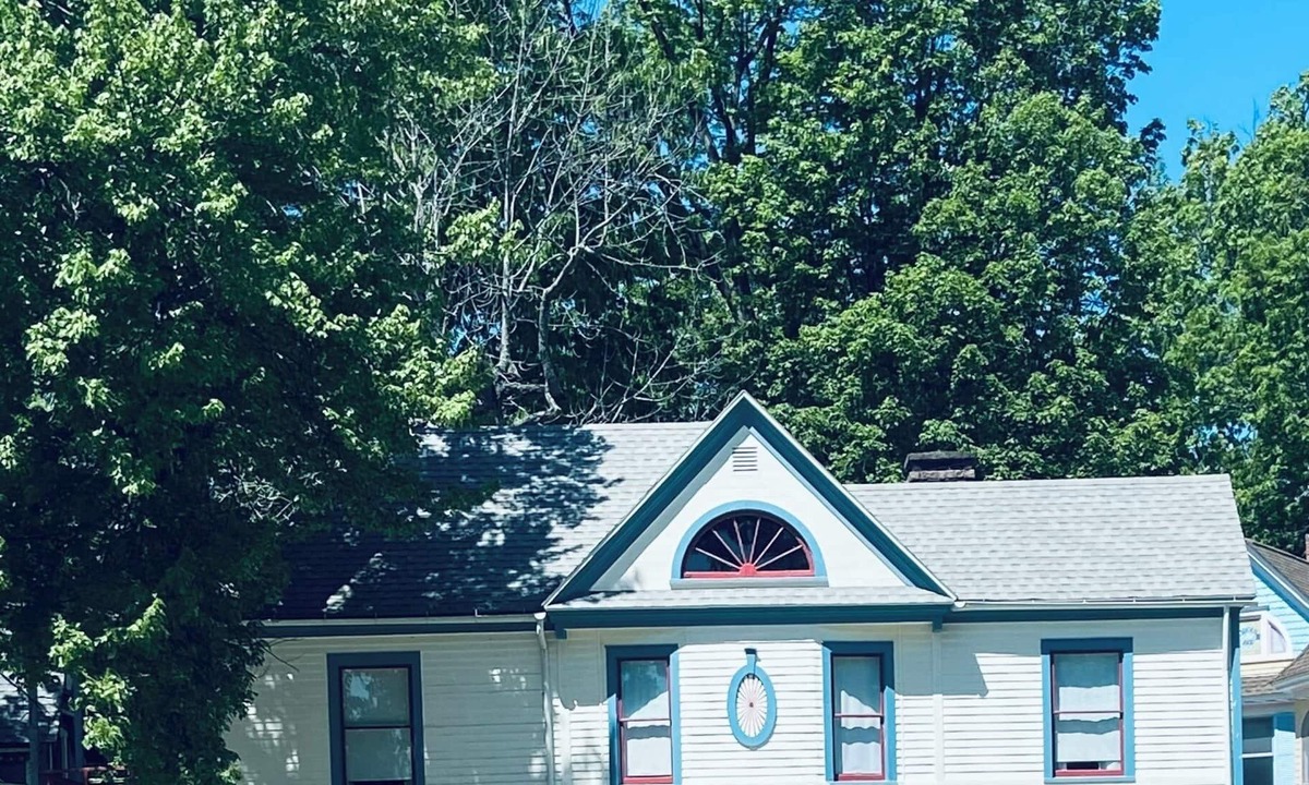 Thousand Island Park Cottage | 10 nights only - JULY 27 TO AUGUST 6 Best time of the summer Gorgeous River view