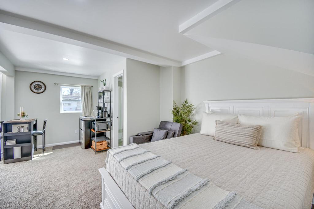 Northwest Apartment | 11 Mi to Virginia Beach Boardwalk: Studio Retreat!