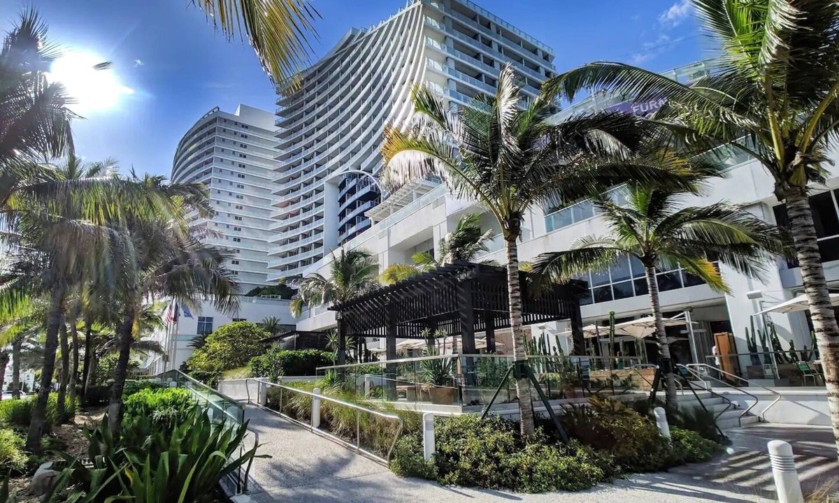 Central Beach Condo | 1201 W S 1 Bedroom Condo by RedAwning