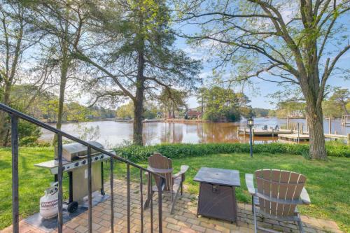 Mathews House | 15 Mi to Gloucester: Waterfront Mathews Home!