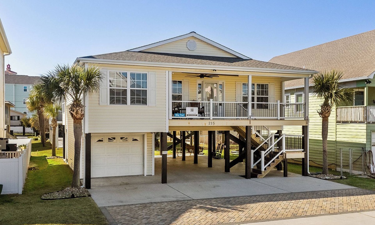 Cherry Grove Beach House | 15% off weekly stays thru Sept 3. New Pool! Perfect 4BR 3BA. Sleeps 10. Walk to beach.