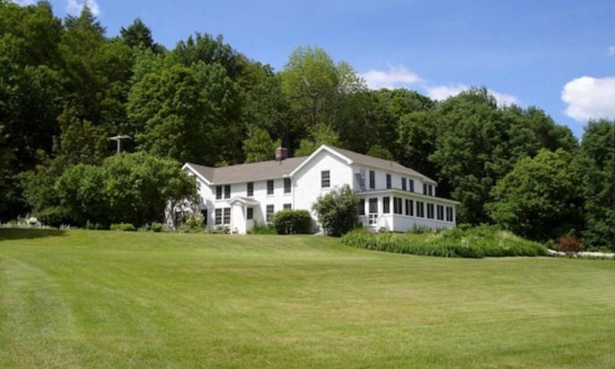 West Stockbridge House | 18 Century farmhouse with modern conveniences set on 47 magnificent acres