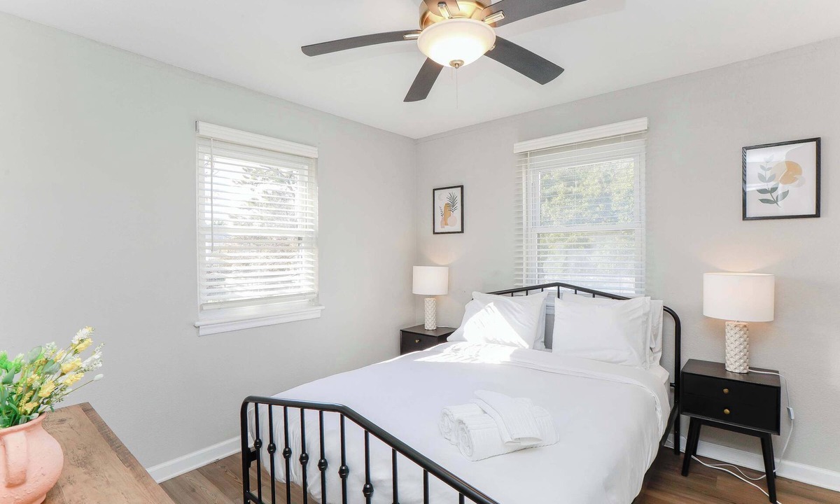 Cottage Line Apartment | 1866 EOV Haven Suite