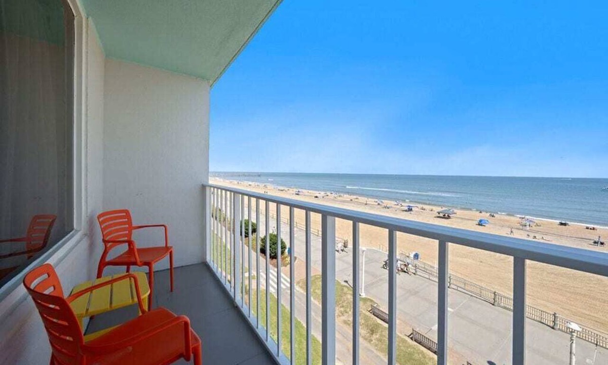 Northeast Virginia Beach Condo | 1BR Oceanfront Views with Heated Indoor Pool