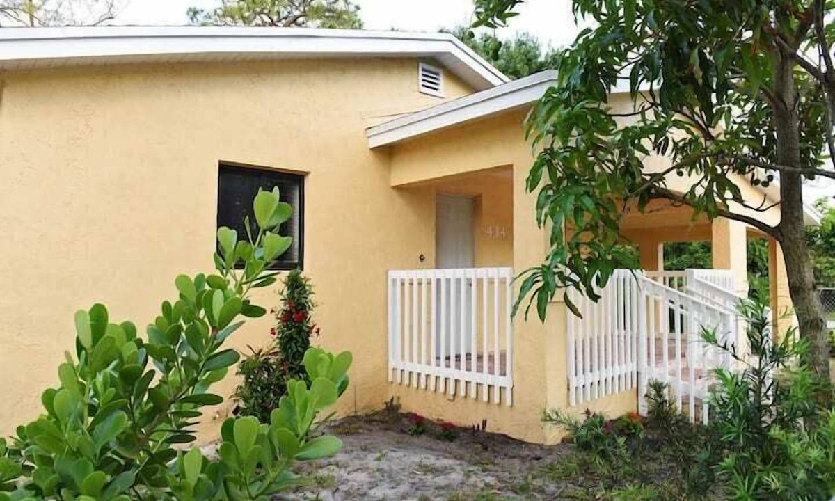Central Fort Lauderdale Apartment | 2 Bedroom 808730 by Houzlet