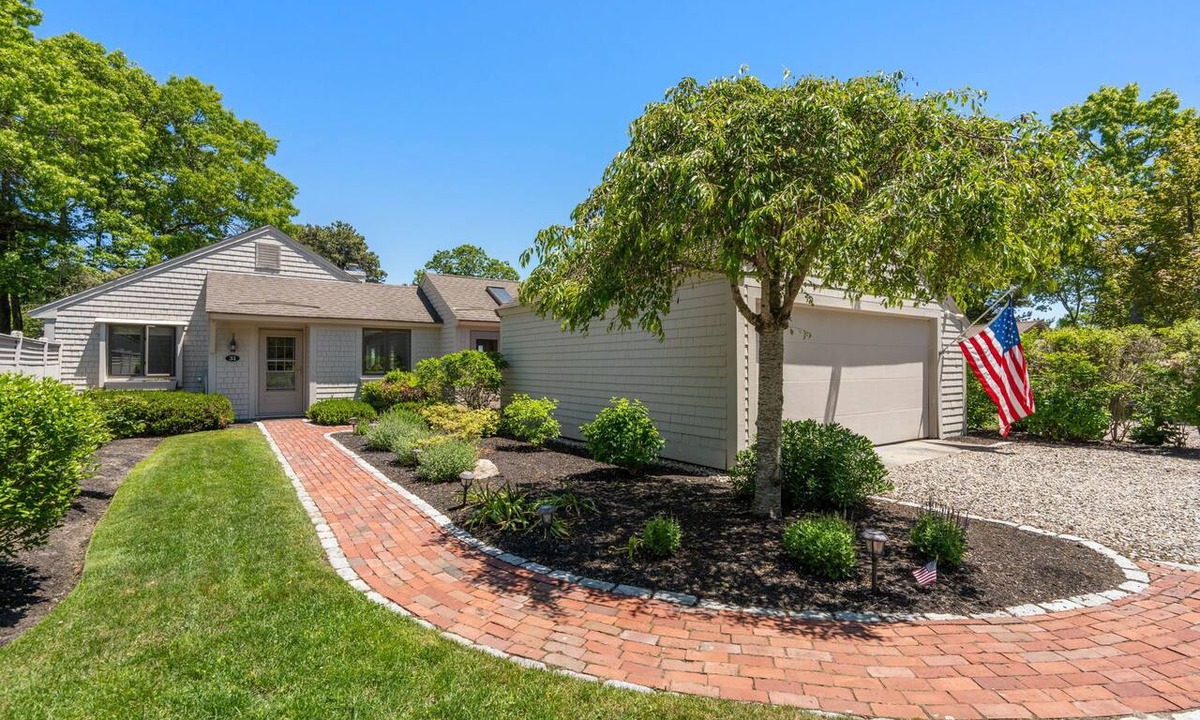 Mews Village House | 2-bedroom house in New Seabury with private pool close to beaches.