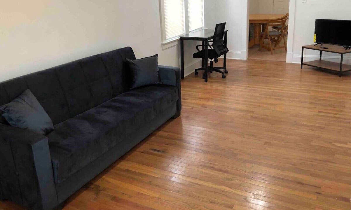 Perth Amboy Apartment | 2-bedroom house, near NYC bus/train, MetLife Stadium 35 minutes