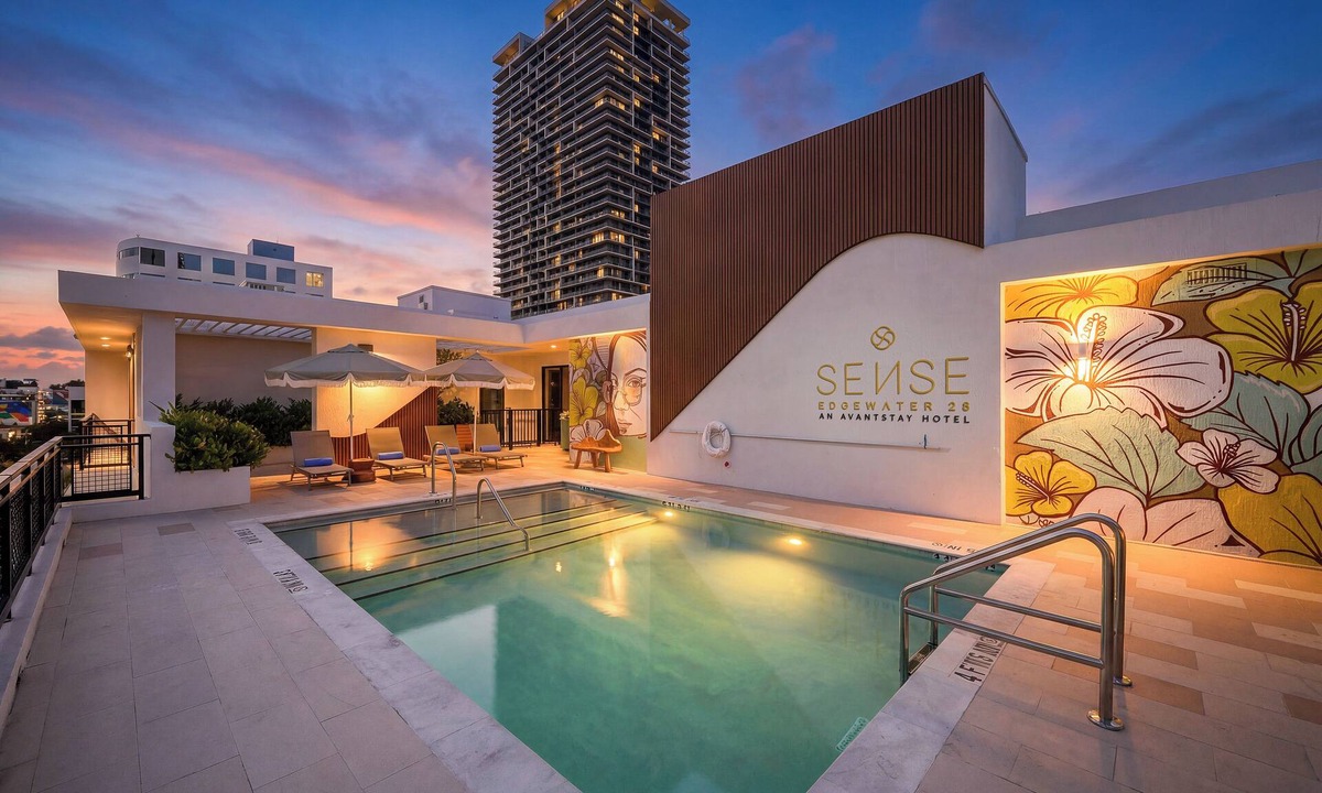 Midtown Apartment | 2 Bedroom Suite w/Balcony, Pool | Edgewater Stay