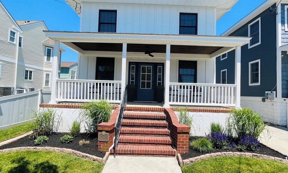 Wildwood Crest House | 2 blocks to the beach & boardwalk! Pet friendly! Newly renovated!