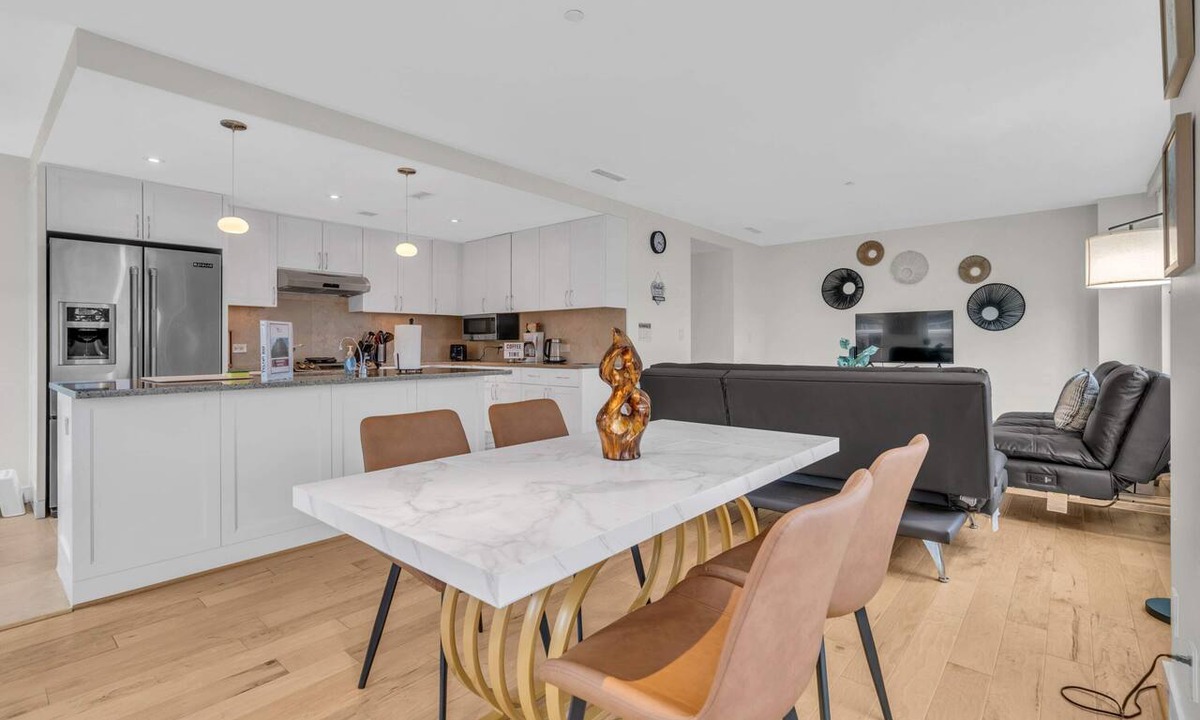 Chinatown Apartment | 2 BR Fully Furnished Apartment at Penn Quarters - Surrounded by Best Restaurants in Town