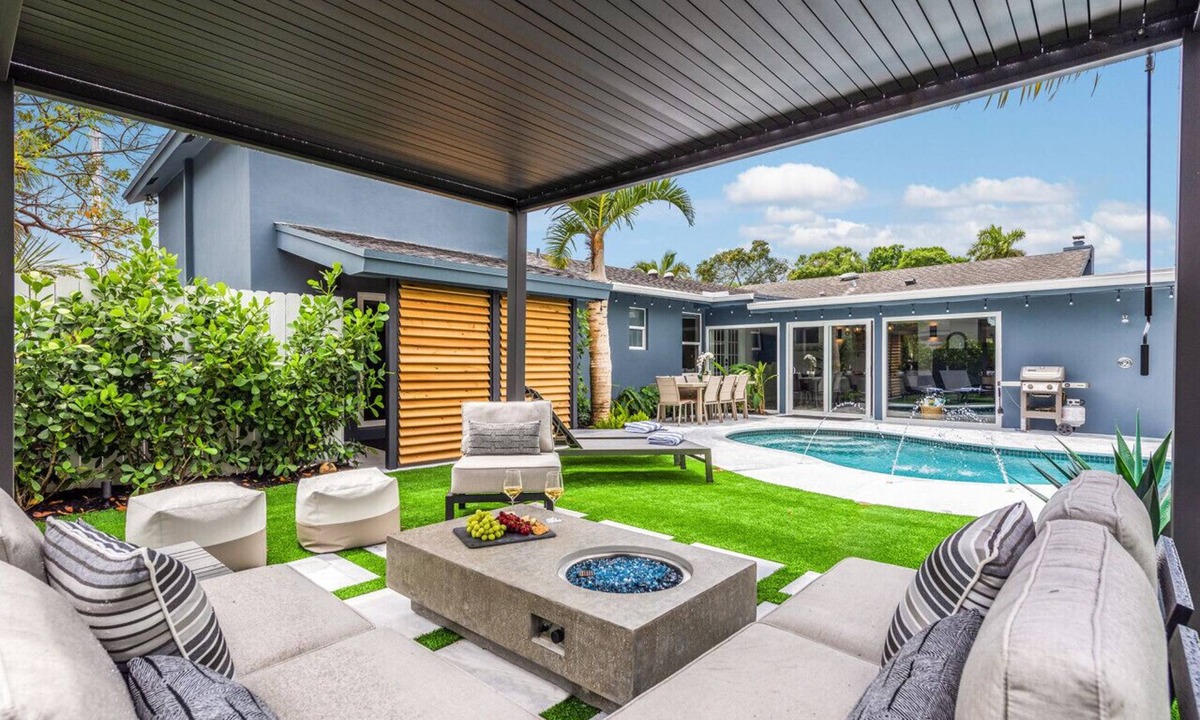 Tarpon River House | 2-Family Retreat: Pool, Gym, Near Beach & Las Olas