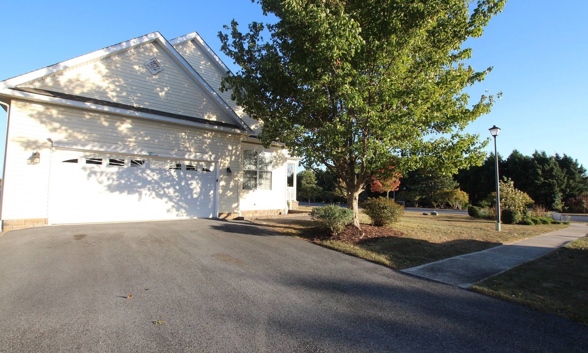 Rehoboth Beach House | 2 Madaket Ct. - Large pet friendly home located near the beach, shopping and restaurants!