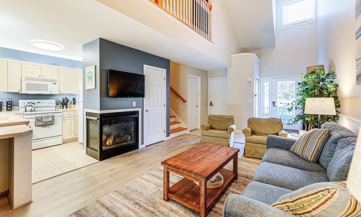 Frankford House | 2 Mi to Bethany Beach Boardwalk! Townhome w/Pool