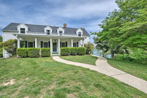 California House | 2 Mi to Lighthouse: Waterfront Home w/Dock!