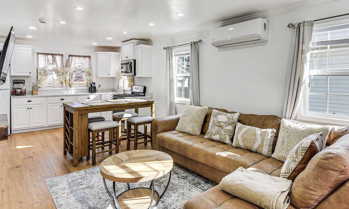 Norfolk Apartment | 2 Mi to Naval Base: Walkable Norfolk Retreat