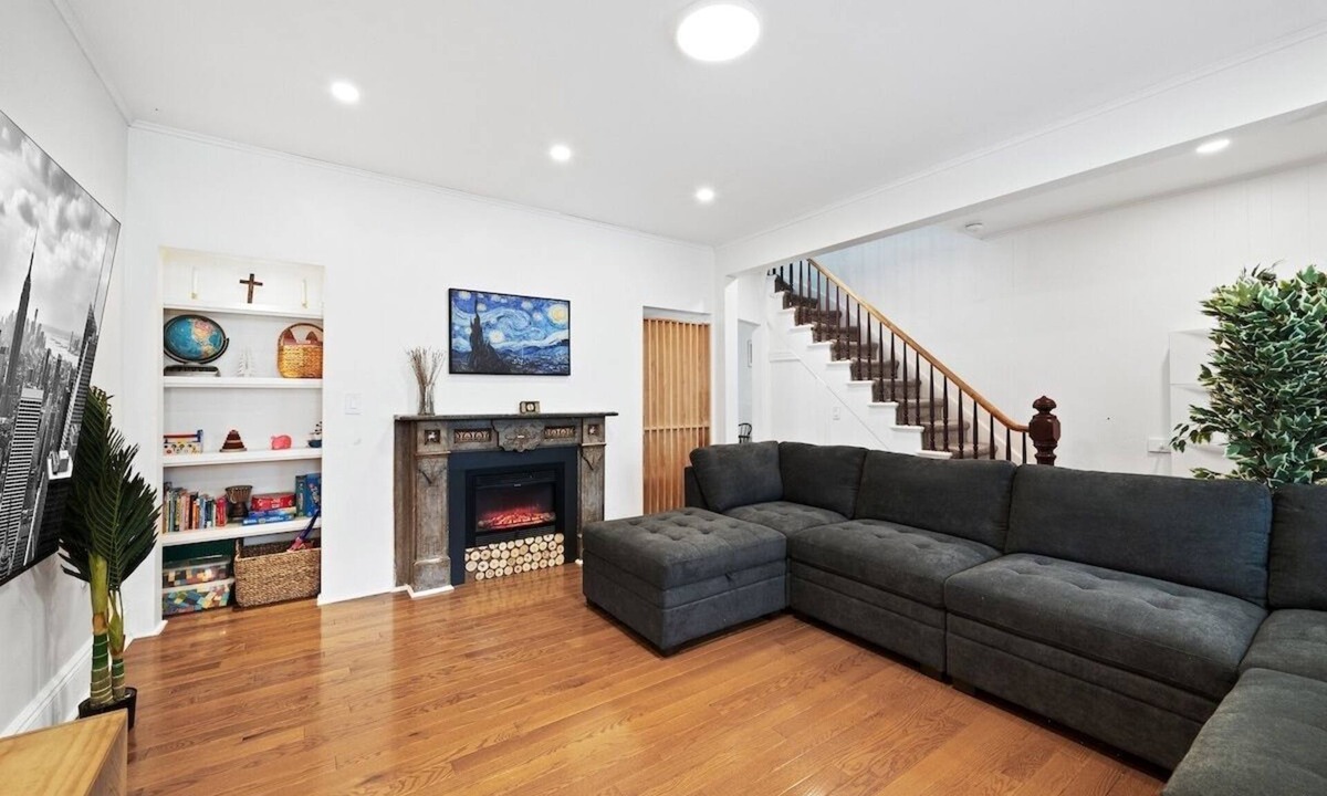 Greenville House | 2-Min Walk to NYC Bus 2-Story Home Parking