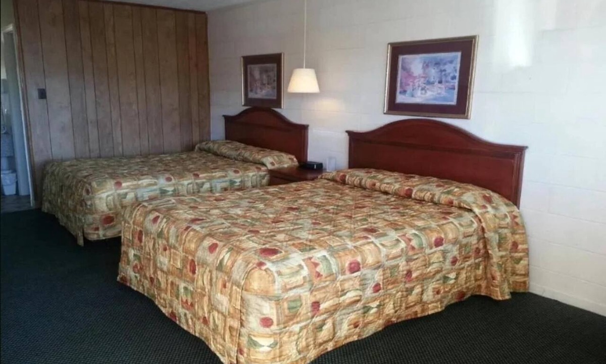 Natural Bridge Apartment | 2 Queen Bed|Smk|Natural Bridge, VA