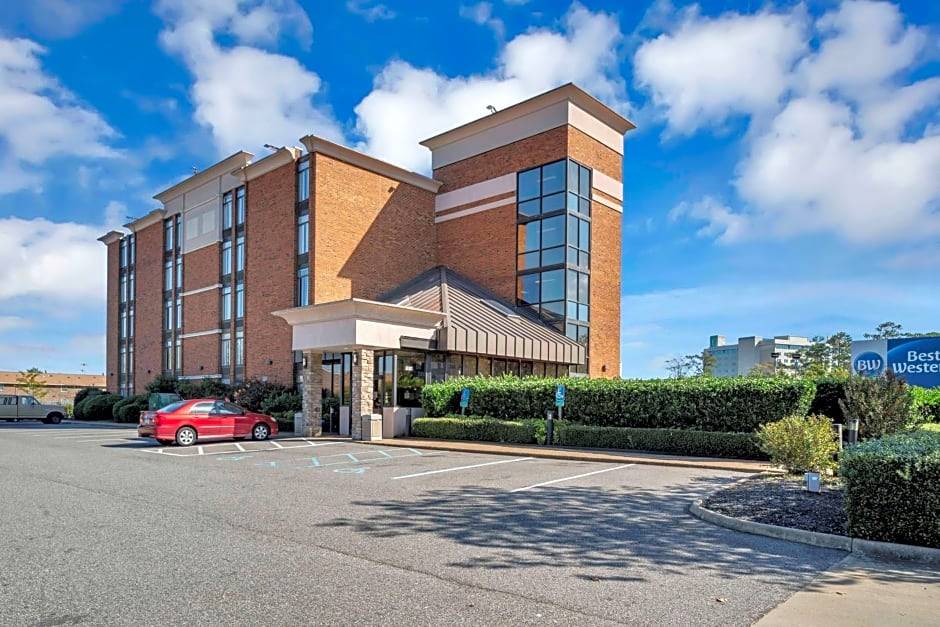 Coliseum Central Hotel | 2-Star Hotel ∙ Best Western Hampton Coliseum Inn