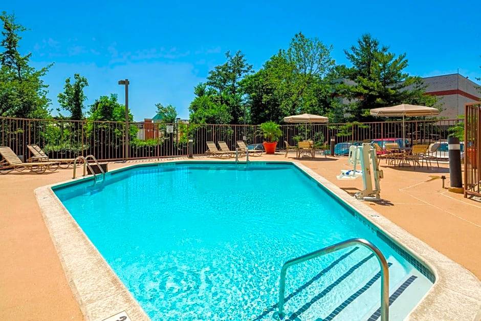 Montpelier Hotel | 2-Star Hotel ∙ Fairfield Inn by Marriott Laurel