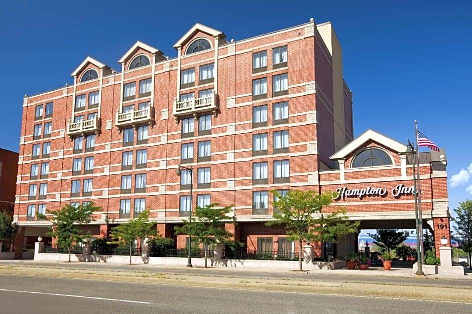 East Cambridge Hotel | 2-Star Hotel ∙ Hampton Inn by Hilton Boston/Cambridge