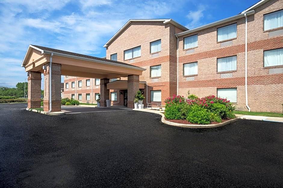 Pocomoke City Hotel | 2-Star Hotel ∙ Holiday Inn Express Pocomoke City, an IHG Hotel