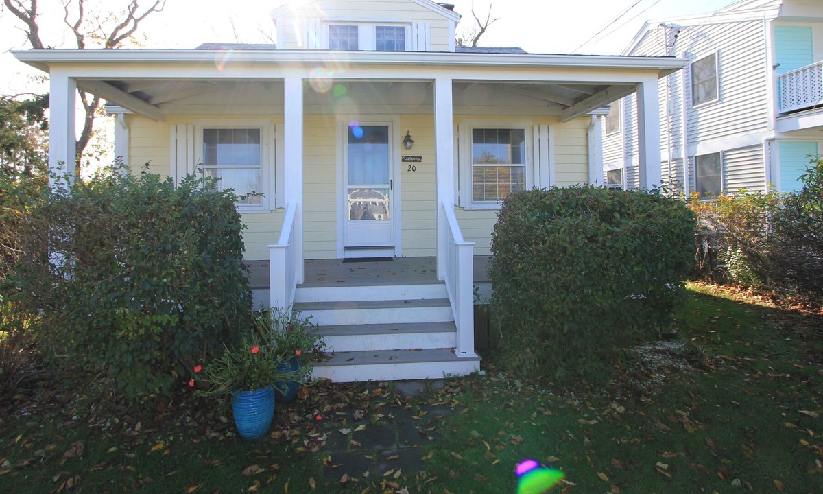 Sandwich Cottage | 20 Chadwell Ave SD54