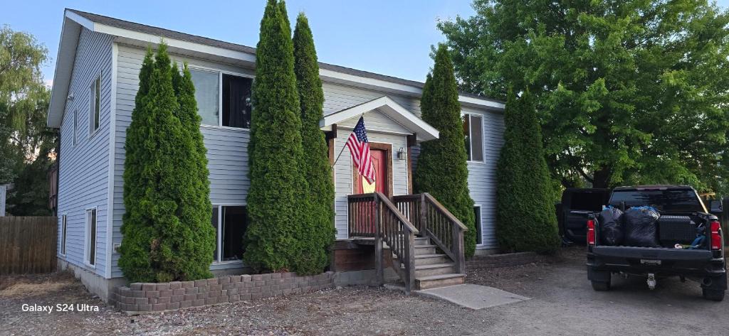 Evergreen House | 22 Sunset Drive