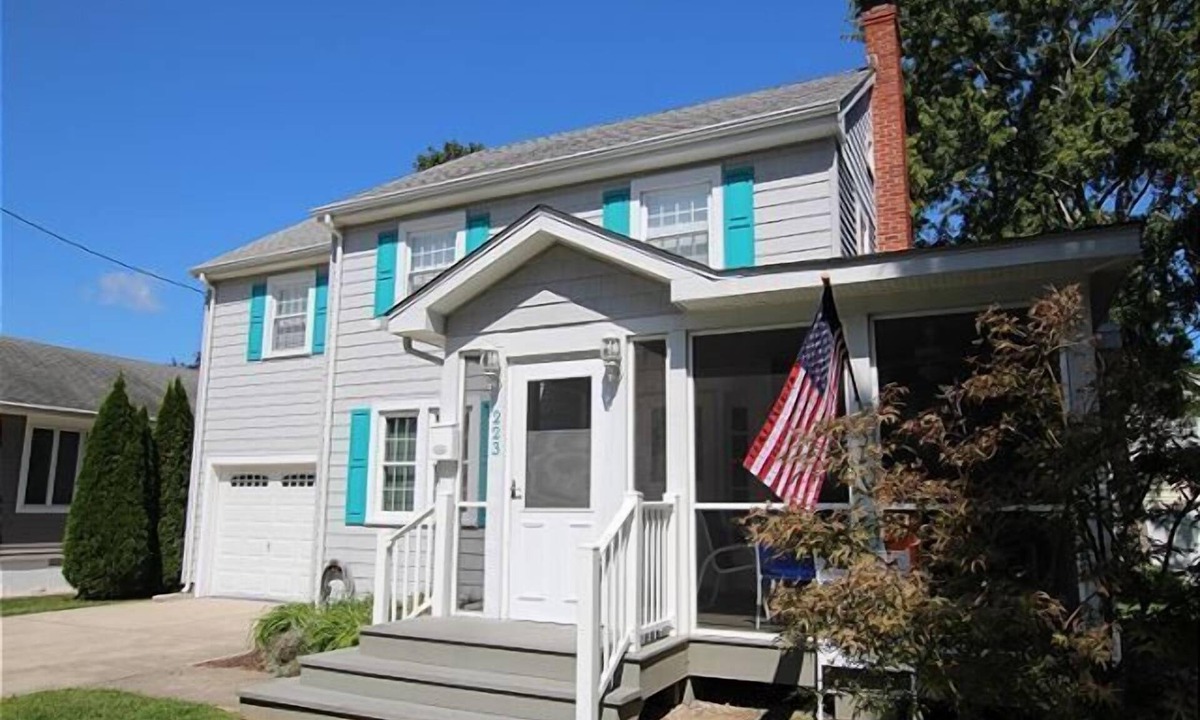 South Rehoboth House | 223 Hickman St.- Spacious, well kept home!