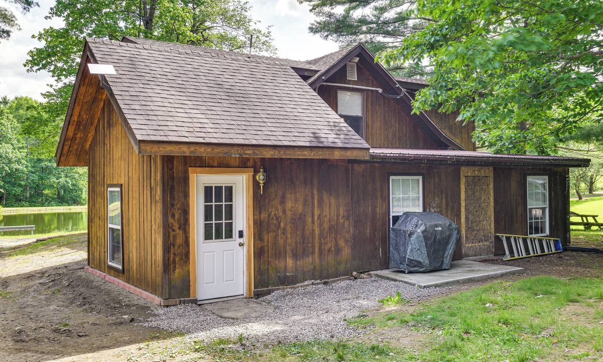 Scottsburg Cottage | 24-acre Finger Lakes Cabin w/Private Pond
