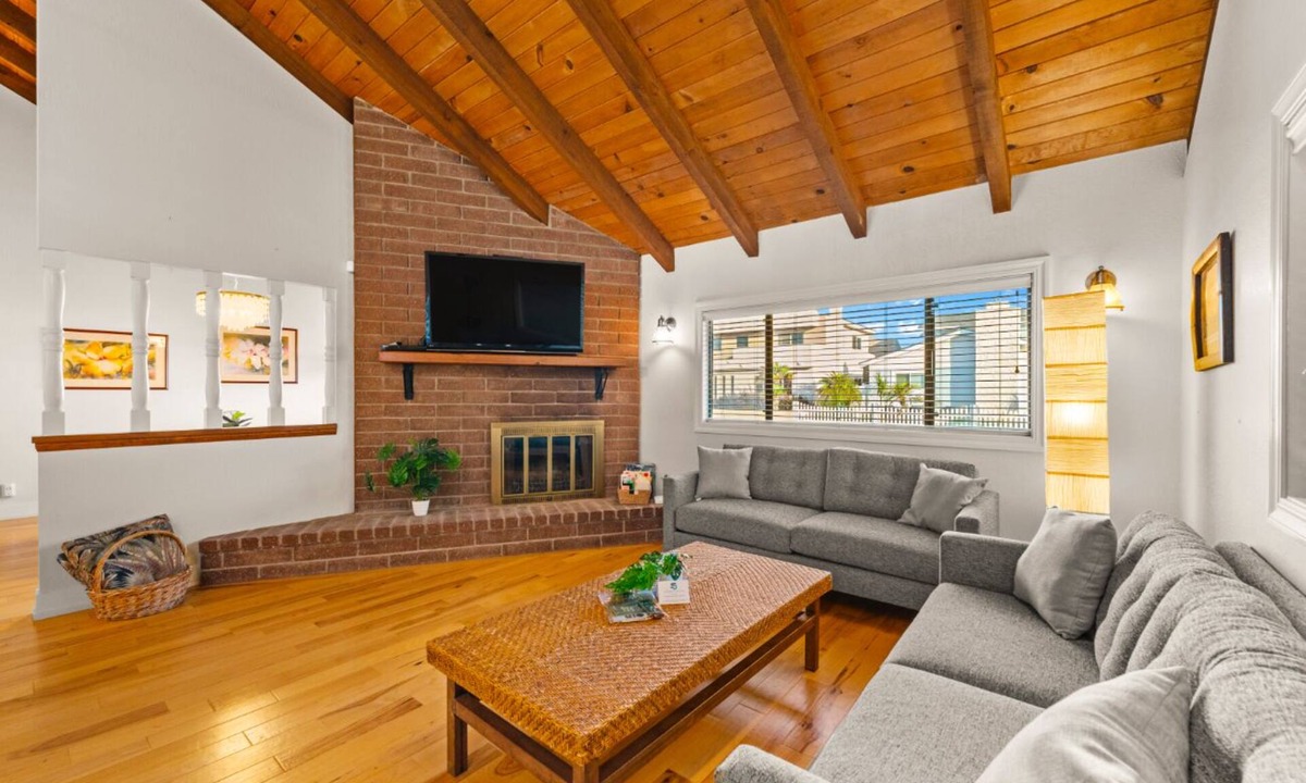 Oxnard Shores House | 25% Off Aug 13-16! Great 4 Families, Walk 2 Beach*