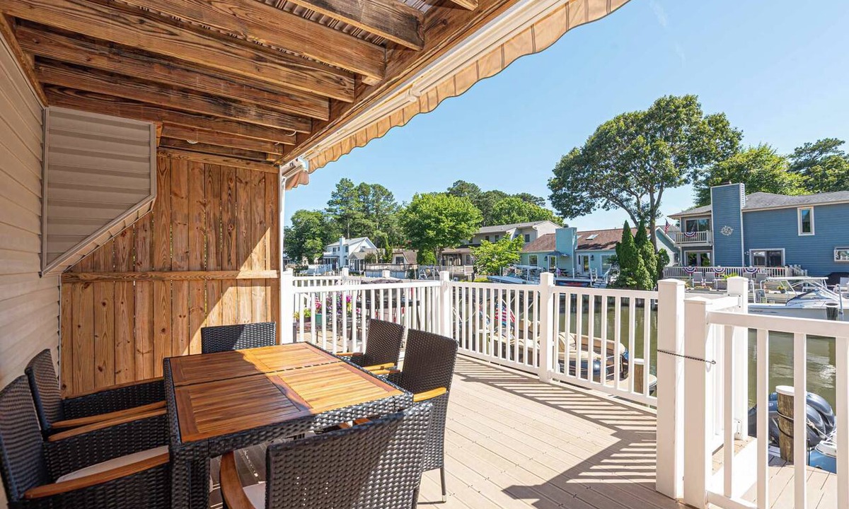 Caine Woods Condo | 2BR Bayfront Condo Pet Friendly