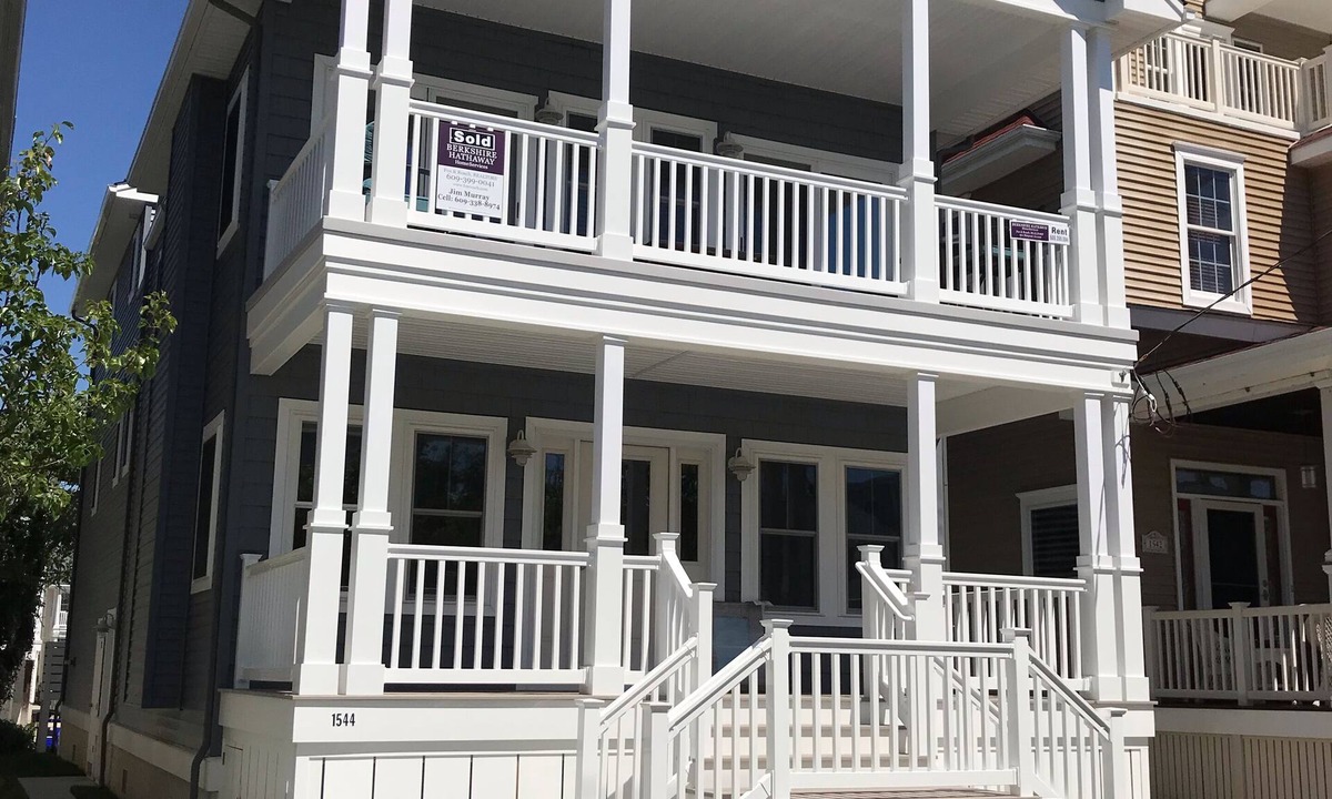 North End Condo | 2nd Floor Unit in the Heart of Ocean City! Stocked with beach amenities!