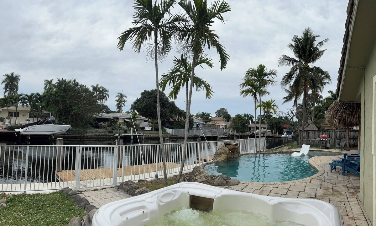 Coral Ridge Isles House | 3/3 W Pool & Hot tub Ft. Lauderdale 5911
