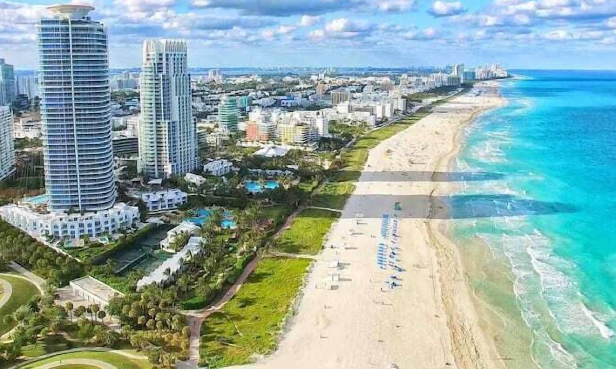Biscayne Park Apartment | 3 Bedroom 688795 by Houzlet