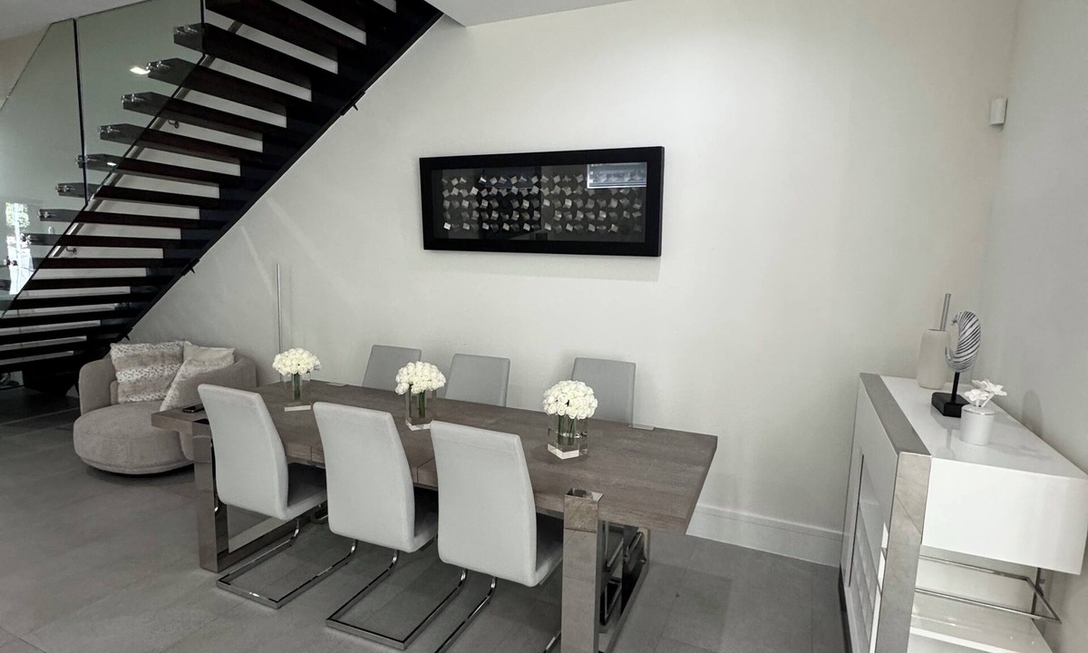 Coconut Grove House | 3-bedroom Luxury Townhouse w Private Pool and Parking