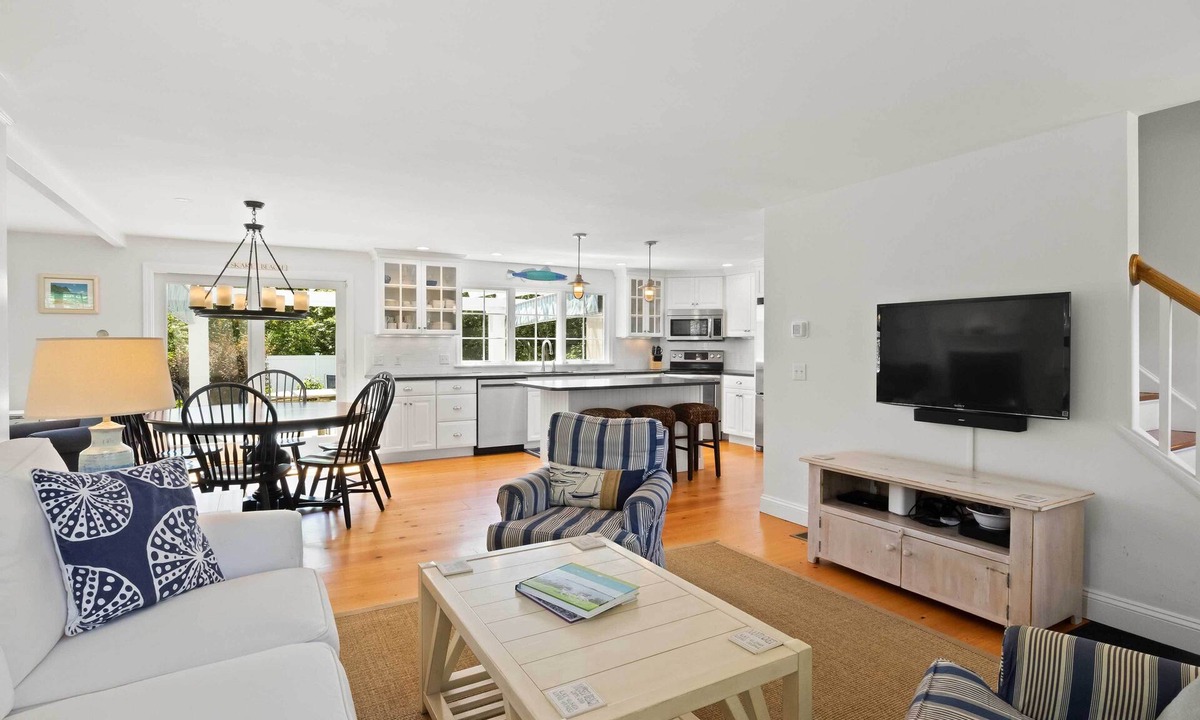Orleans House | 3 Bicycles Provided! Cape Cod Cottage w/Deck
