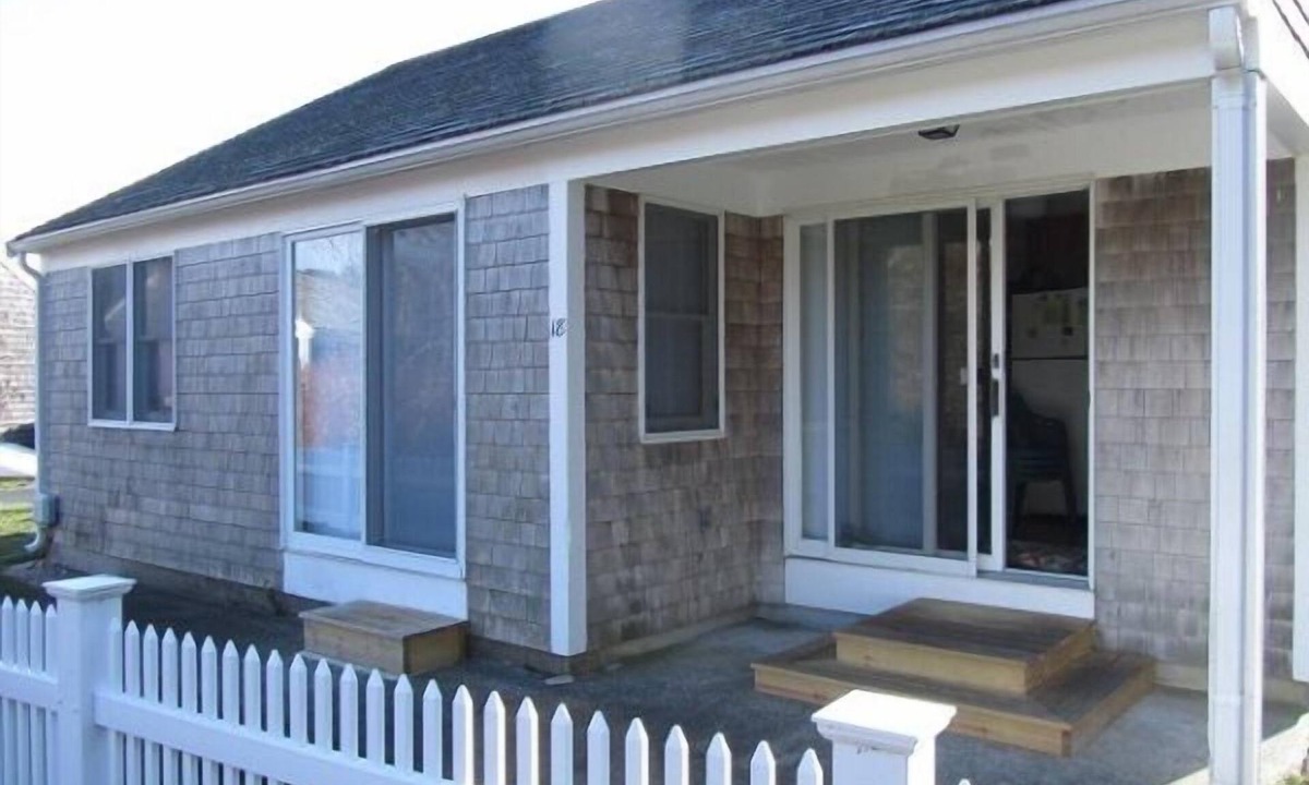 Wellfleet Cottage | 3 BR Cottage with Beach Access (1689)