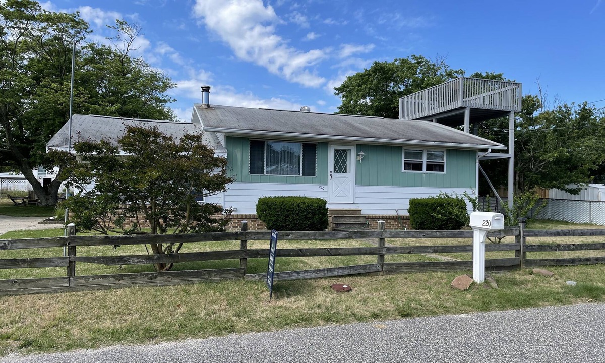 Villas House | 3 Homes from the Bay!