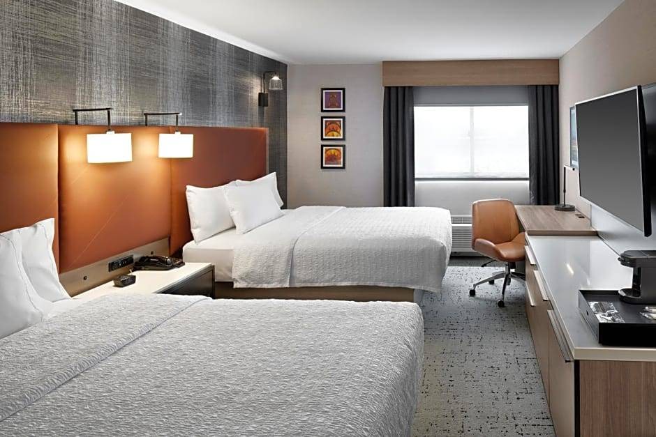 Newark Hotel | 3-Star Hotel ∙ Hampton Inn Newark Airport