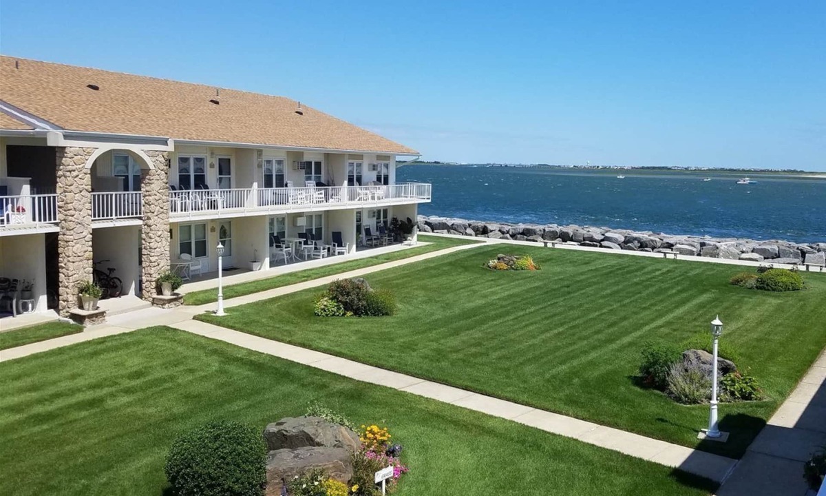 Anglesea Condo | 302 East Marina Court, Unit B2 in North Wildwood