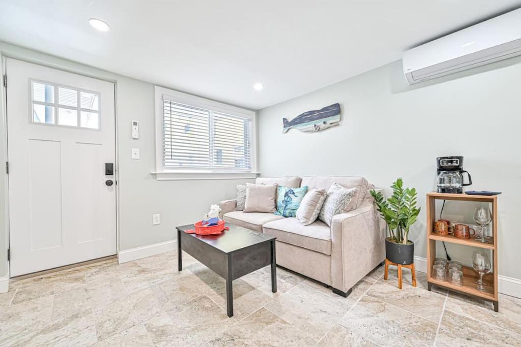 Wildwood Apartment | 318 E Youngs Ave Unit 4 Charming Salty Shore Retreat Your Perfect Getaway