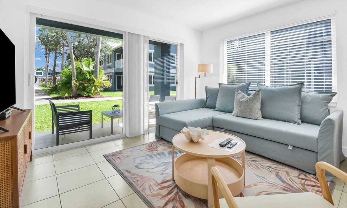 Mission Bay Apartment | 350B - Boca Retreat w/Pool, Parking, Near Evert Tennis & Shops