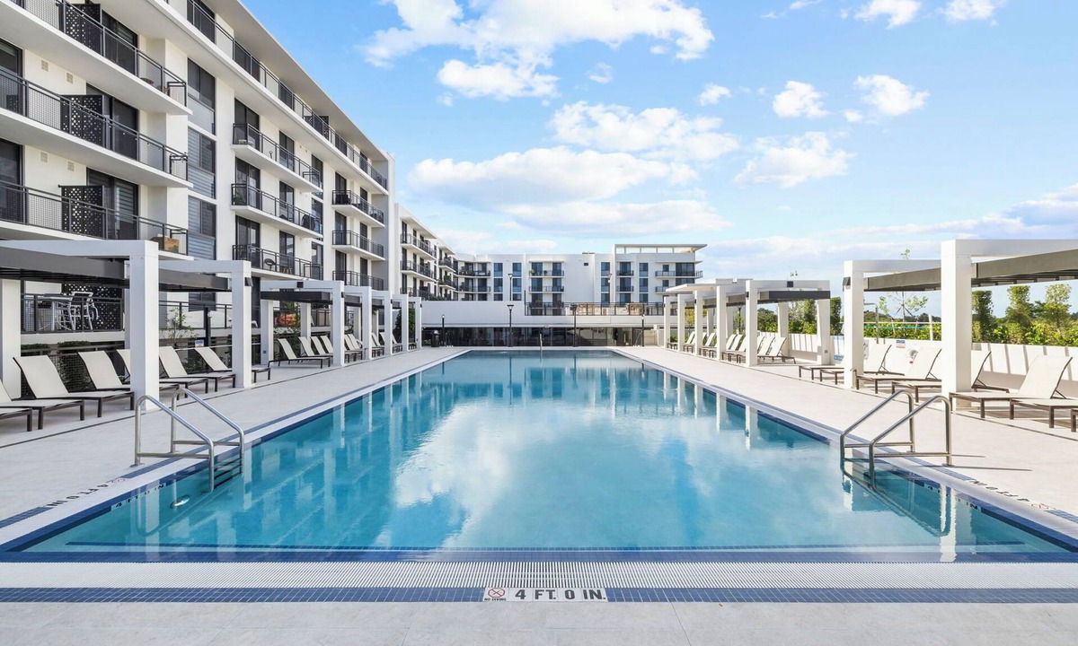 North Miami Apartment | 3B-2B in Resort style community- Prime Miami Spot